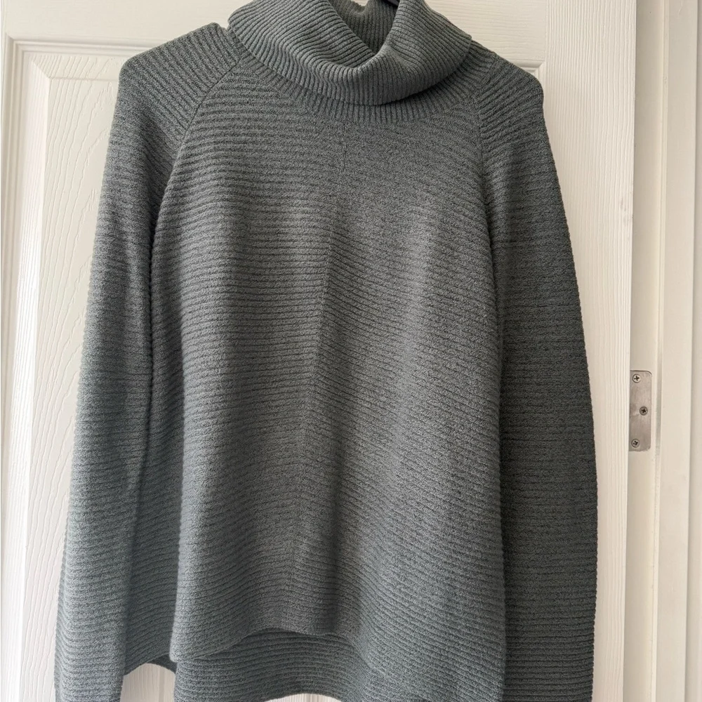 Kuhl Green Women's Turtleneck Sweater - Picture 2 of 5